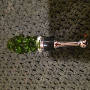 Elegant Green Glass Wine Stopper - Murano Glass